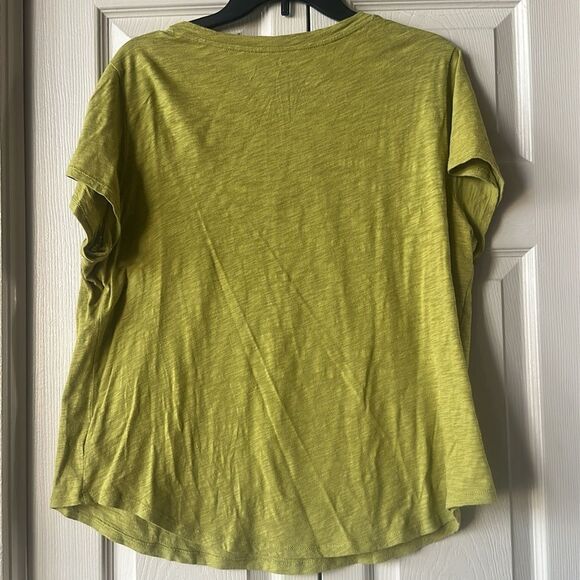 Old Navy Slub Knit Tee in Macaw Green! - Picture 6 of 7
